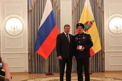 Николай Любимов вручил награды рязанским добровольцам